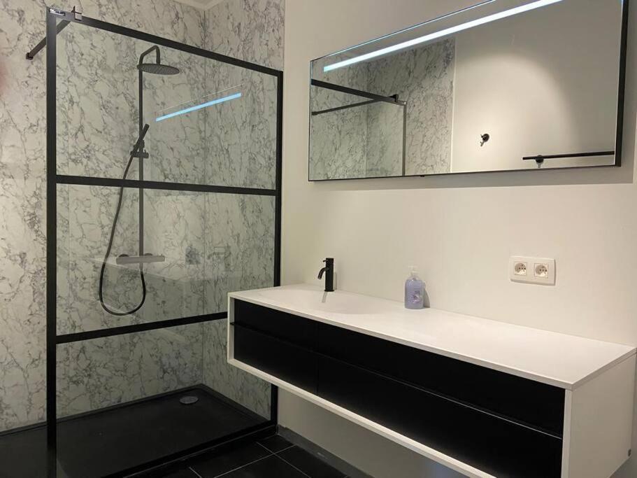 Uniek Appartement - Mooiste En Hoogste Uitzicht Op Antwerpen! - Incl Gratis Parking Εξωτερικό φωτογραφία